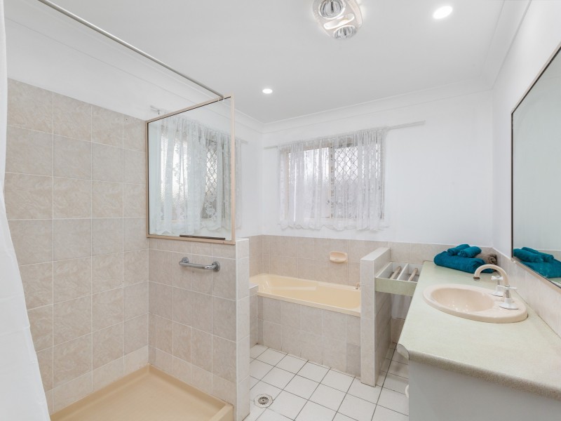 10 Caulfield Drive, Loganlea QLD 4131