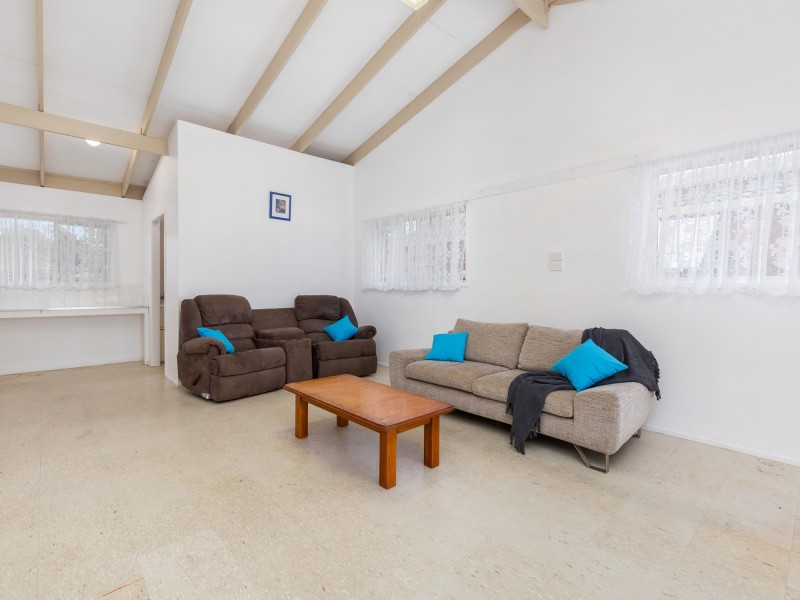 10 Caulfield Drive, Loganlea QLD 4131