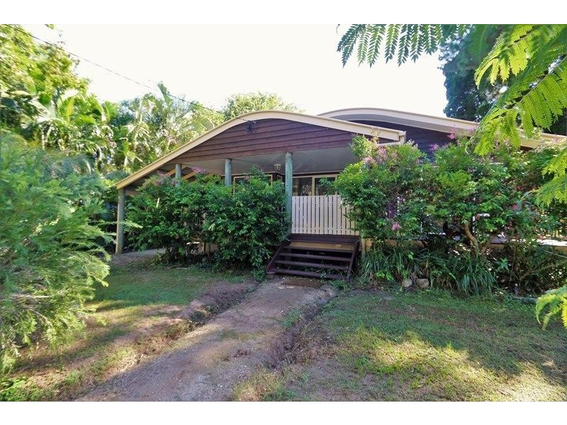 11 Marana Street, Coochiemudlo Island QLD 4184