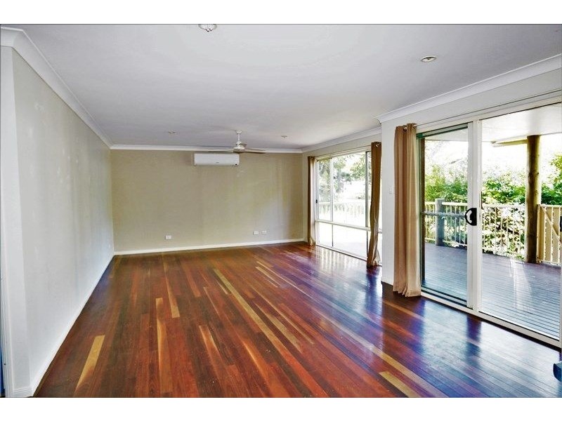 11 Marana Street, Coochiemudlo Island QLD 4184