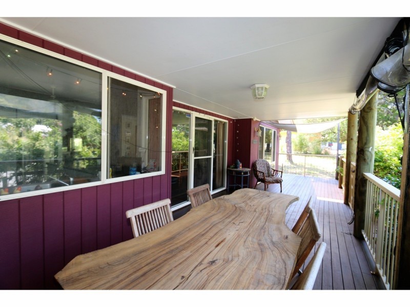 11 Marana Street, Coochiemudlo Island QLD 4184