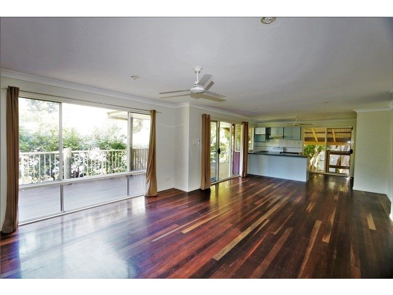11 Marana Street, Coochiemudlo Island QLD 4184