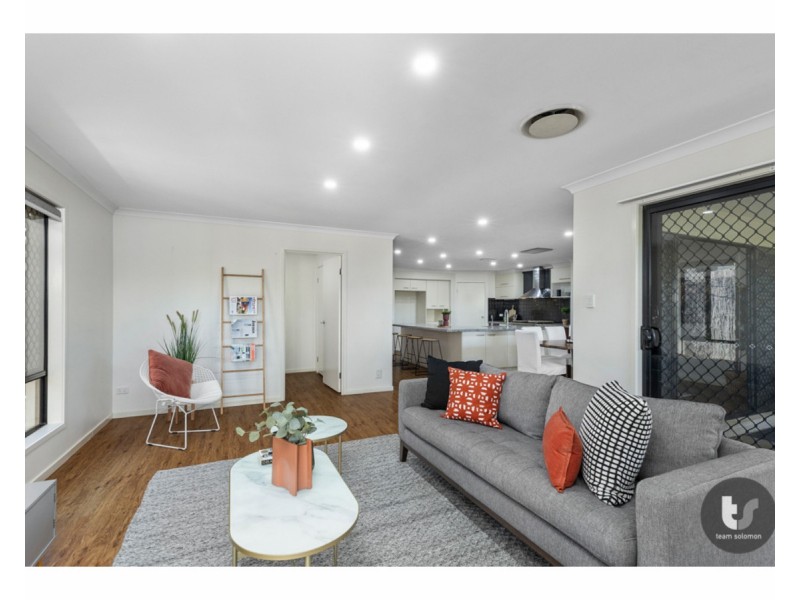 15 Caswell Crescent, Redland Bay QLD 4165