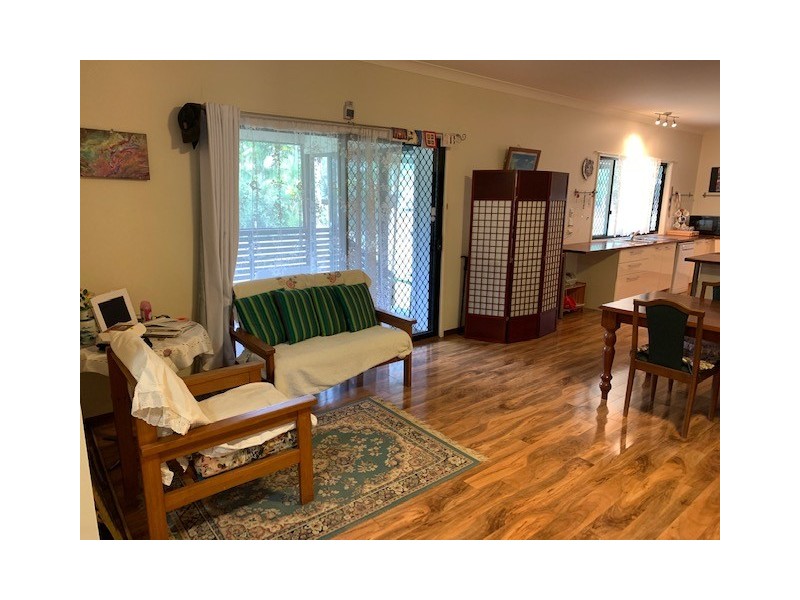 12 Marroo Street, Coochiemudlo Island QLD 4184