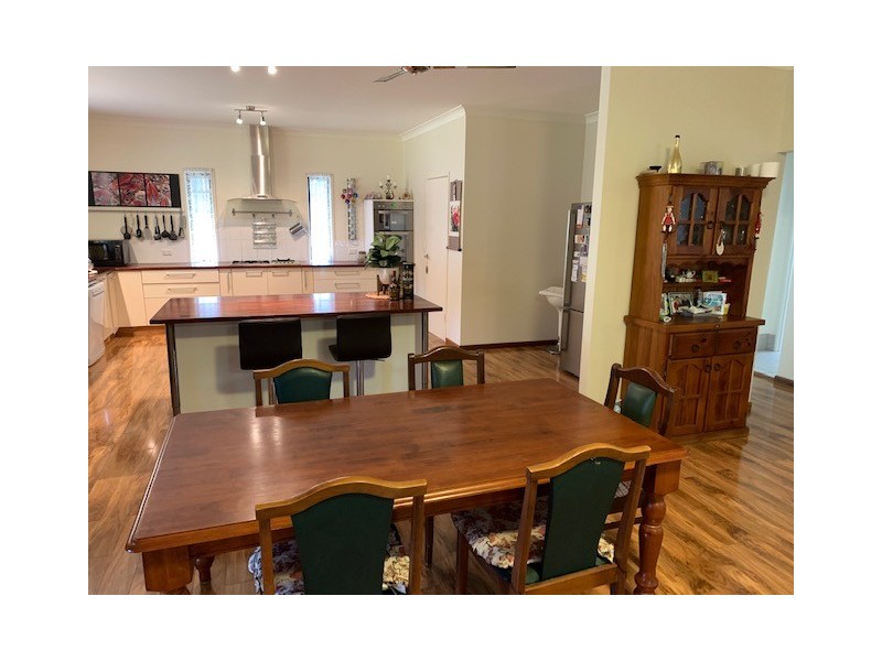 12 Marroo Street, Coochiemudlo Island QLD 4184