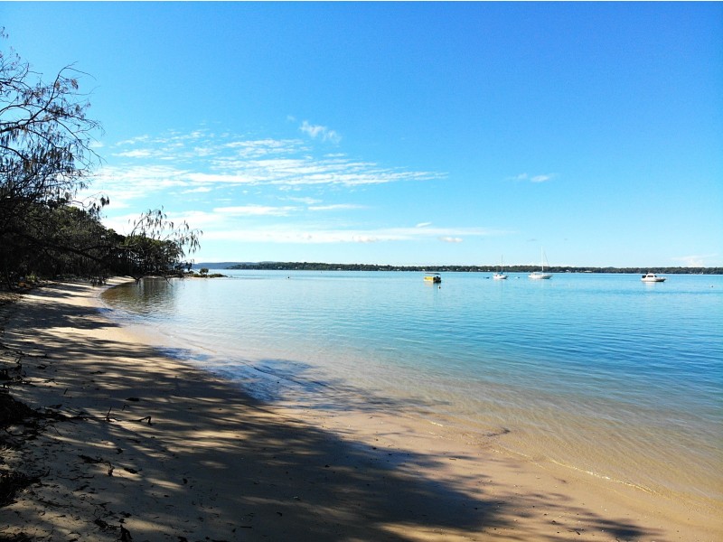 12 Marroo Street, Coochiemudlo Island QLD 4184