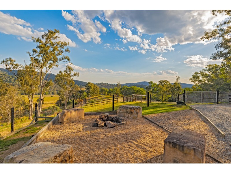 189 Shaws Pocket Road, Luscombe QLD 4207