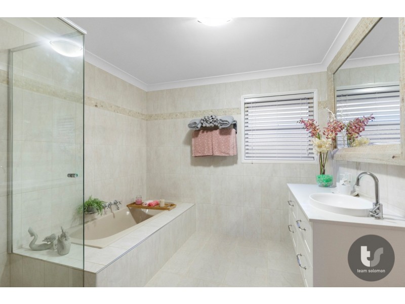 1 Labib Street, Redland Bay QLD 4165