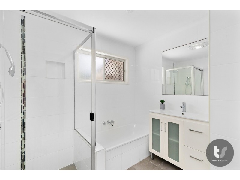 12 Rosella Street, Wellington Point QLD 4160