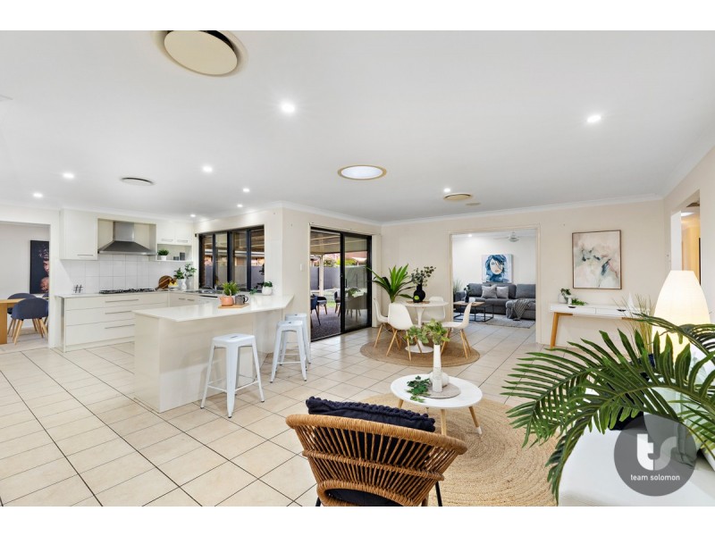 3 Marcel Place, Wellington Point QLD 4160