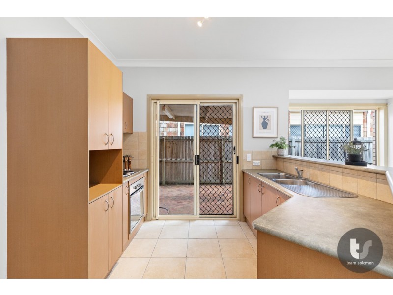 18 Hannam Crescent, Forest Lake QLD 4078