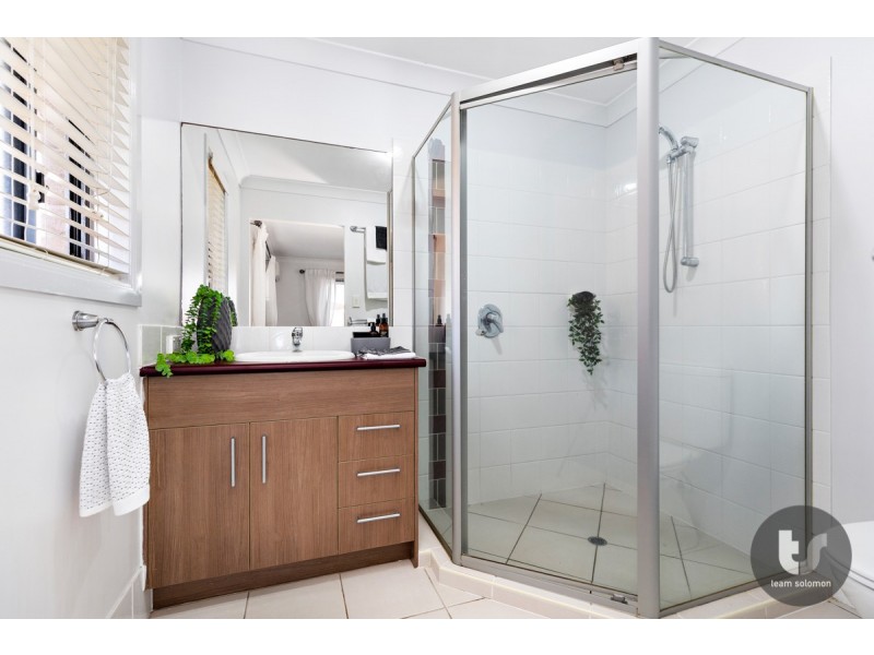 32 Bedarra Street, Redland Bay QLD 4165