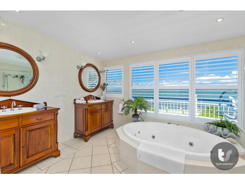 159 Shore Street North, Cleveland QLD 4163