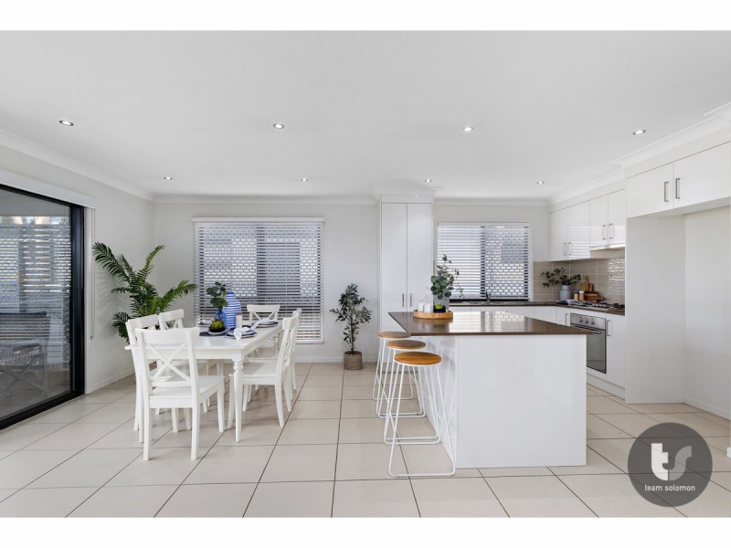 61 Ferry Road, Thorneside QLD 4158