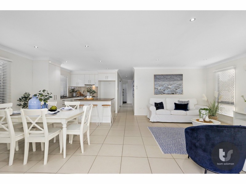 61 Ferry Road, Thorneside QLD 4158