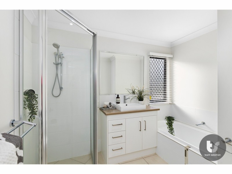 61 Ferry Road, Thorneside QLD 4158