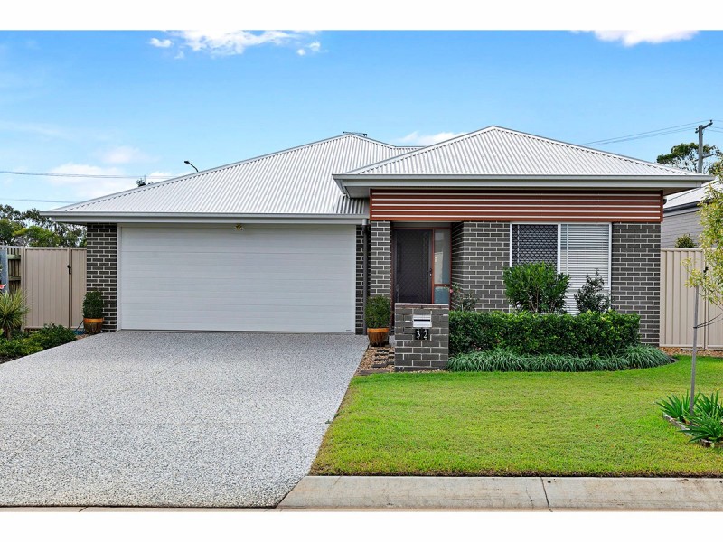 32 Amalia Street, Birkdale QLD 4159