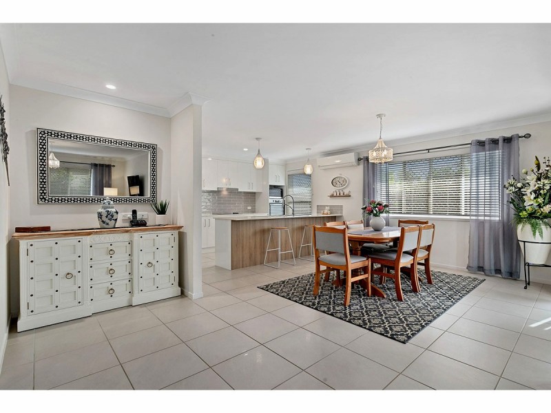 32 Amalia Street, Birkdale QLD 4159