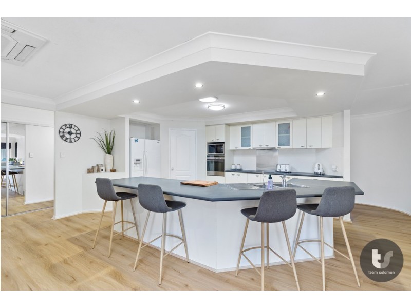 7 Karinya Court, Redland Bay QLD 4165