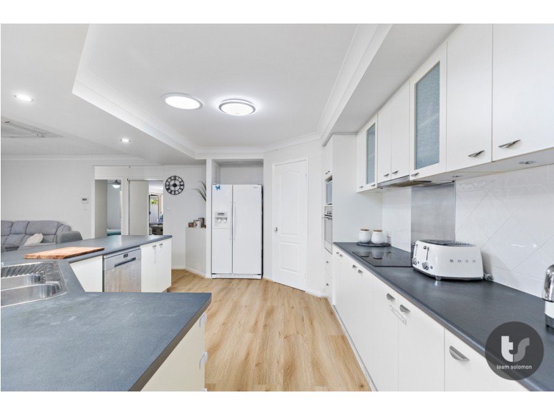 7 Karinya Court, Redland Bay QLD 4165