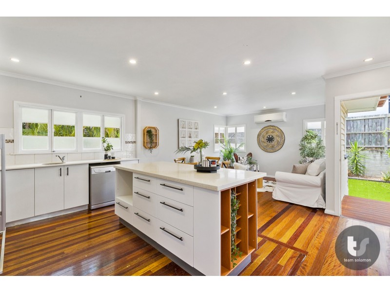 323 Preston Road, Wynnum West QLD 4178