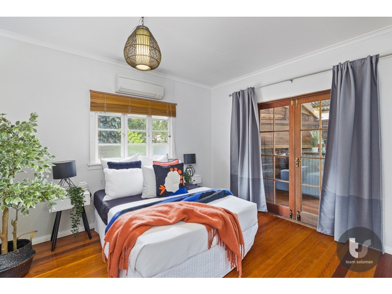 323 Preston Road, Wynnum West QLD 4178