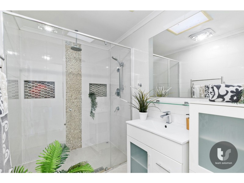323 Preston Road, Wynnum West QLD 4178