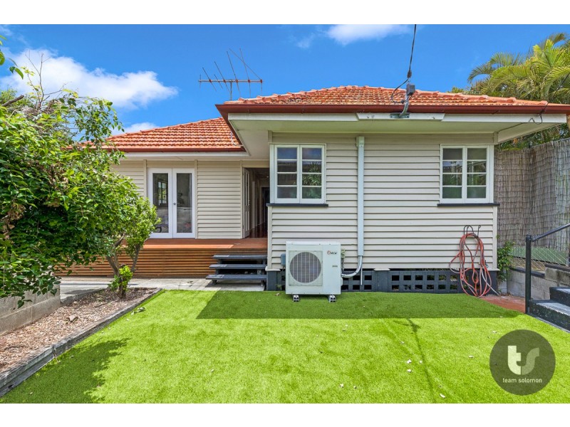 323 Preston Road, Wynnum West QLD 4178