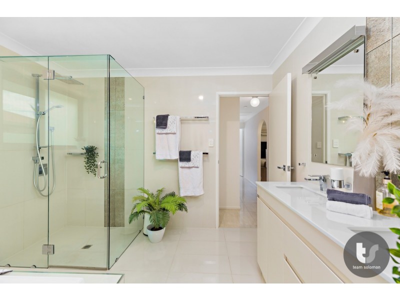 16 Mackay Court, Alexandra Hills QLD 4161