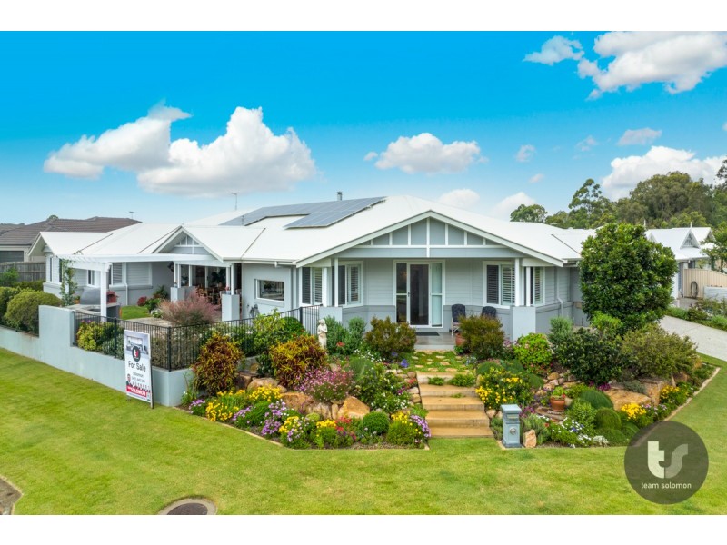 55 Bankswood Drive, Redland Bay QLD 4165