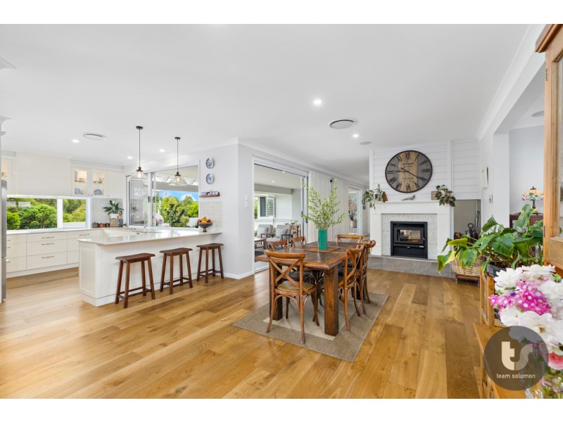 55 Bankswood Drive, Redland Bay QLD 4165