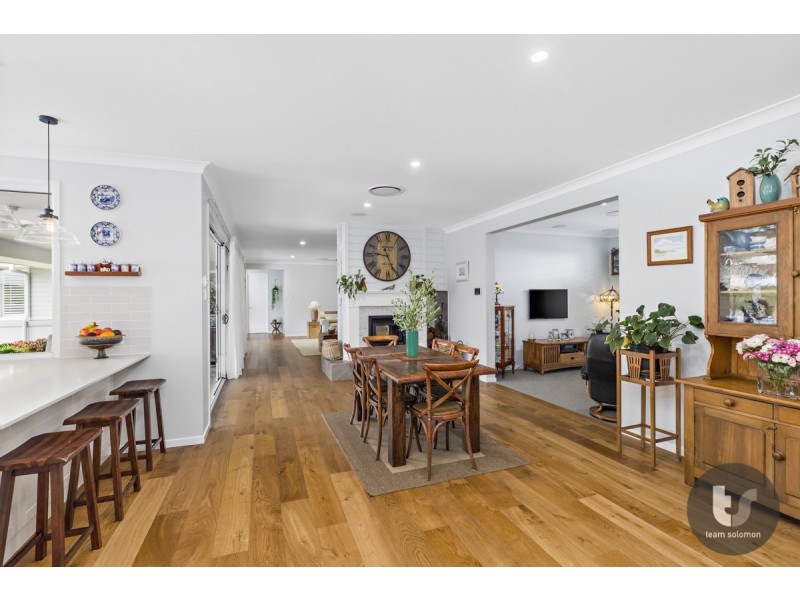 55 Bankswood Drive, Redland Bay QLD 4165