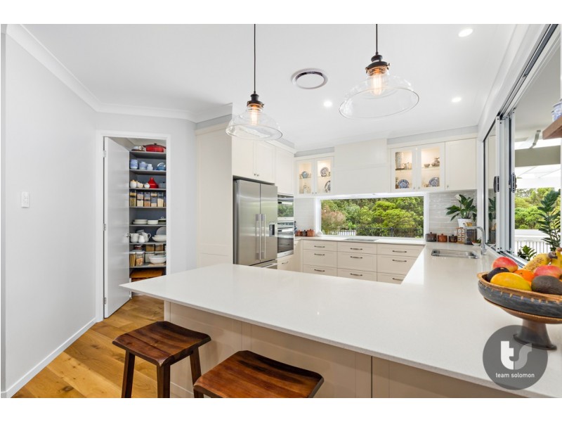 55 Bankswood Drive, Redland Bay QLD 4165