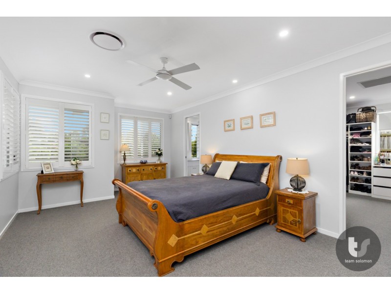 55 Bankswood Drive, Redland Bay QLD 4165