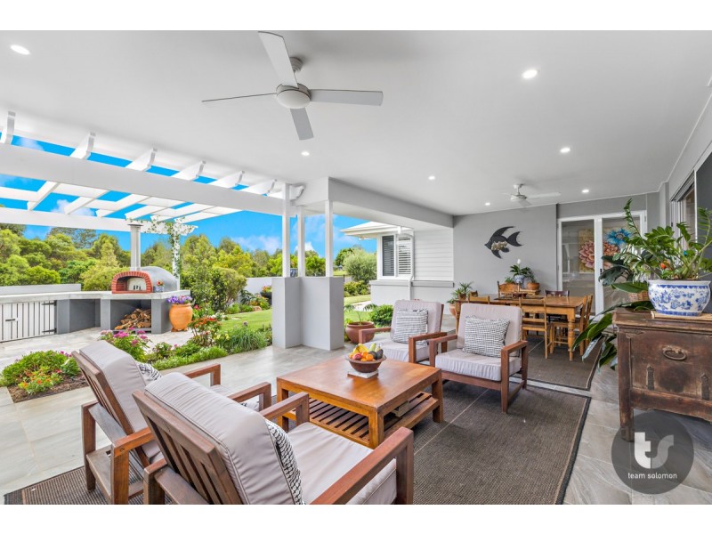 55 Bankswood Drive, Redland Bay QLD 4165