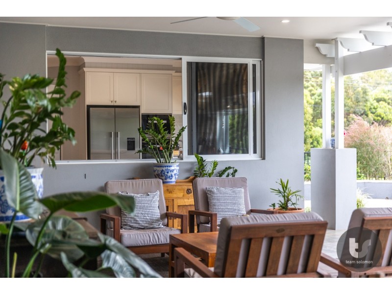 55 Bankswood Drive, Redland Bay QLD 4165