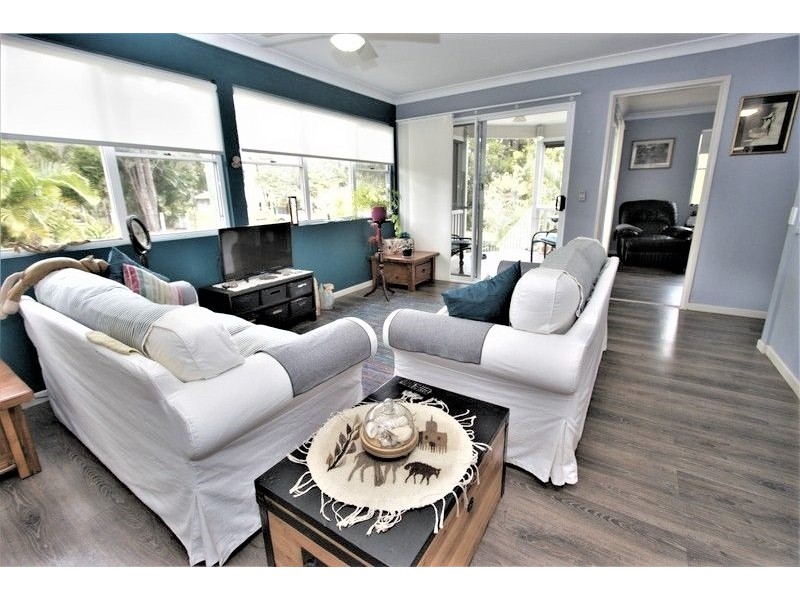 2 Moonah Street, Coochiemudlo Island QLD 4184