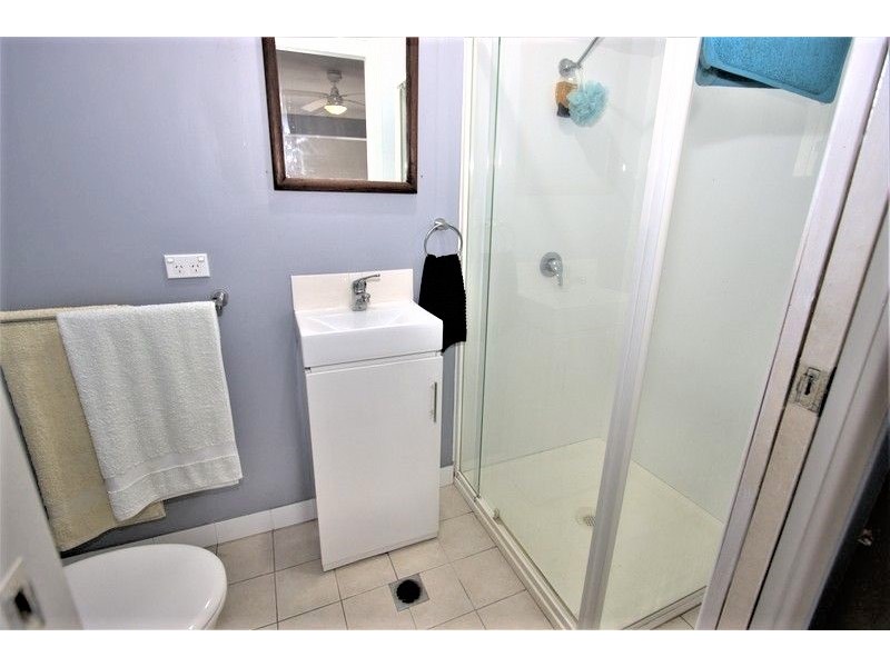 2 Moonah Street, Coochiemudlo Island QLD 4184