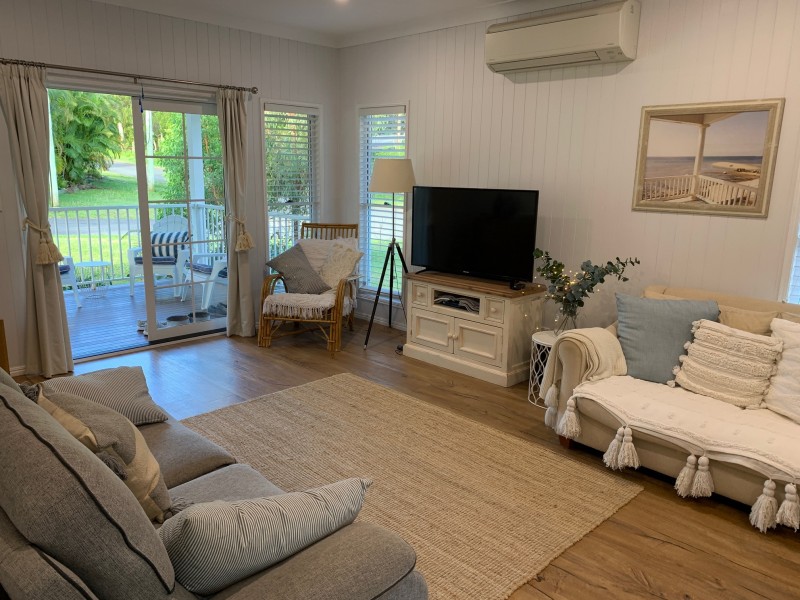 2 Marroo Street, Coochiemudlo Island QLD 4184
