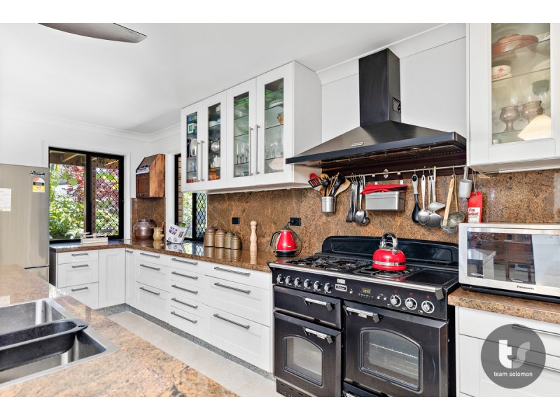 7 St Clair Court, Redland Bay QLD 4165