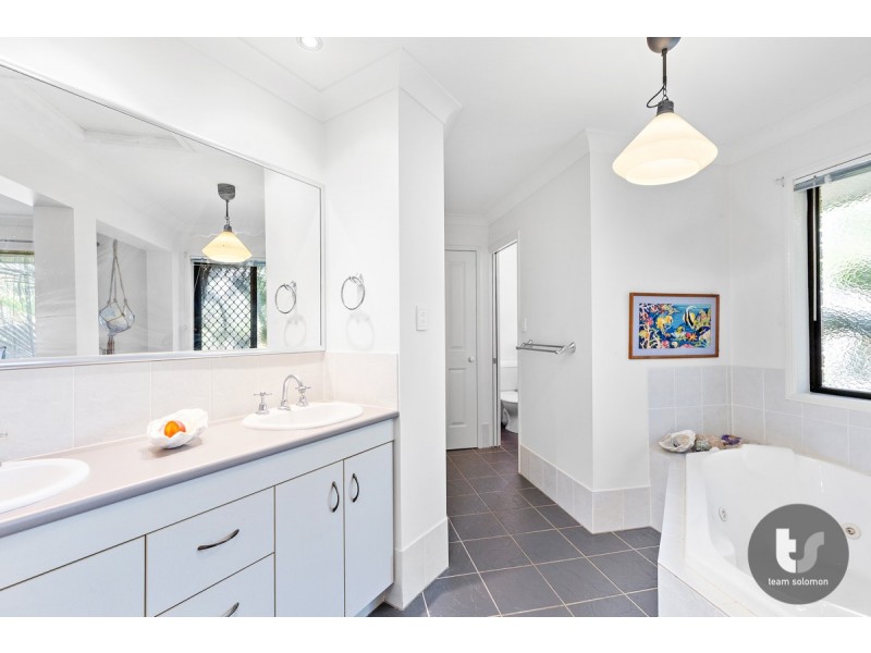 7 St Clair Court, Redland Bay QLD 4165