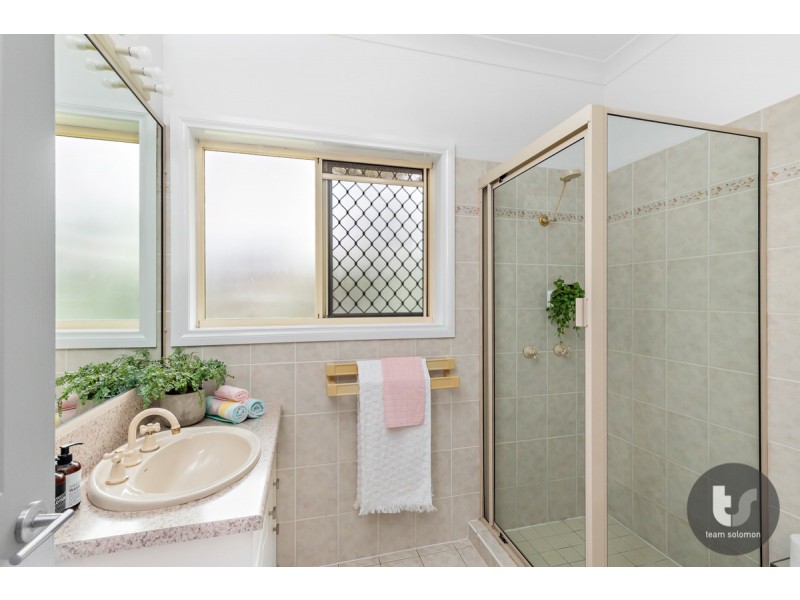 37 Crossley Drive, Wellington Point QLD 4160