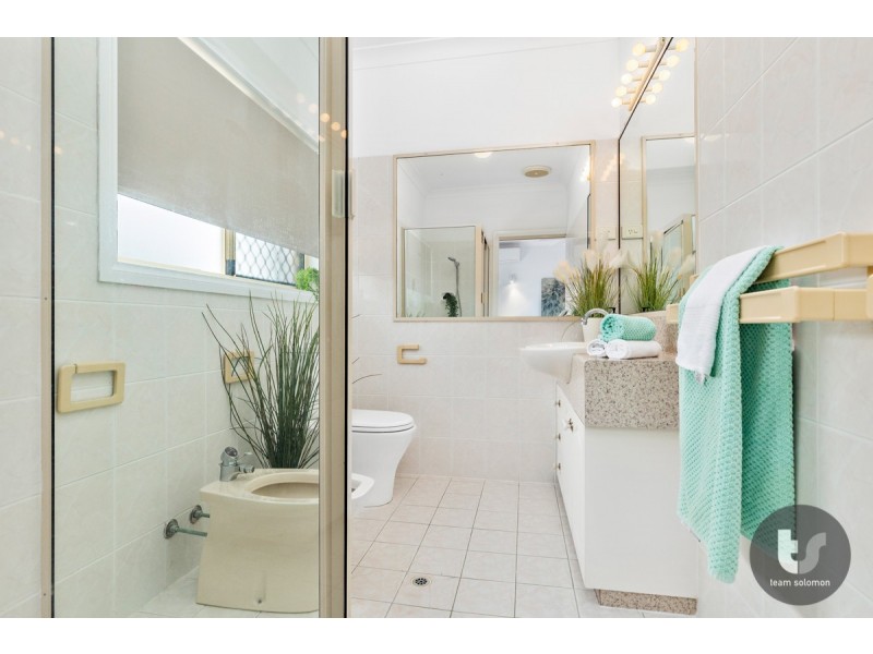 37 Crossley Drive, Wellington Point QLD 4160