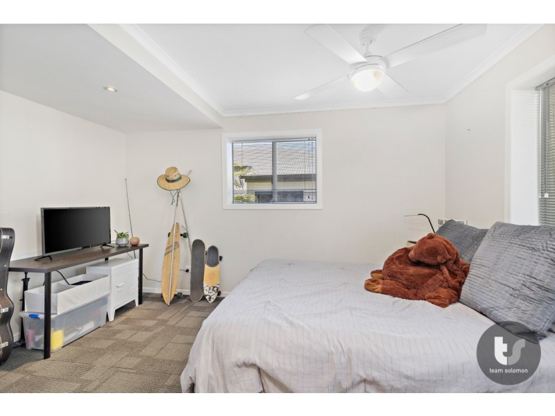 22 Rossinton Street, Birkdale QLD 4159