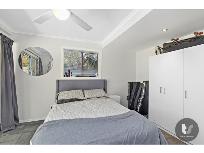 22 Rossinton Street, Birkdale QLD 4159