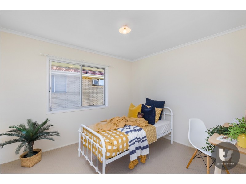 14 Glenjustins Street, Wynnum West QLD 4178