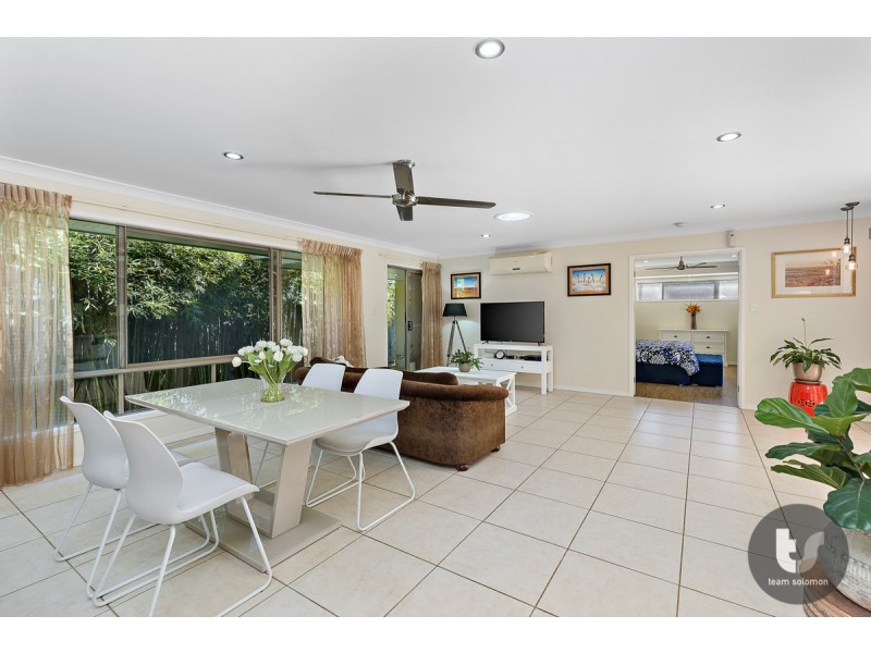 14 Glenjustins Street, Wynnum West QLD 4178