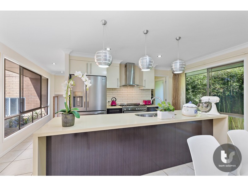 14 Glenjustins Street, Wynnum West QLD 4178