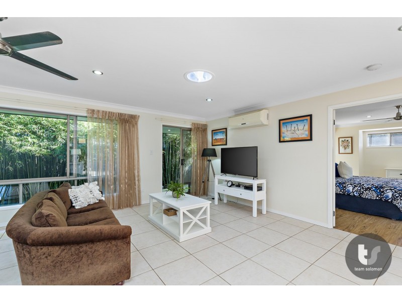14 Glenjustins Street, Wynnum West QLD 4178