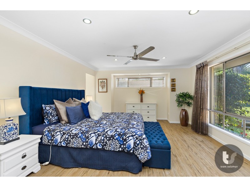 14 Glenjustins Street, Wynnum West QLD 4178